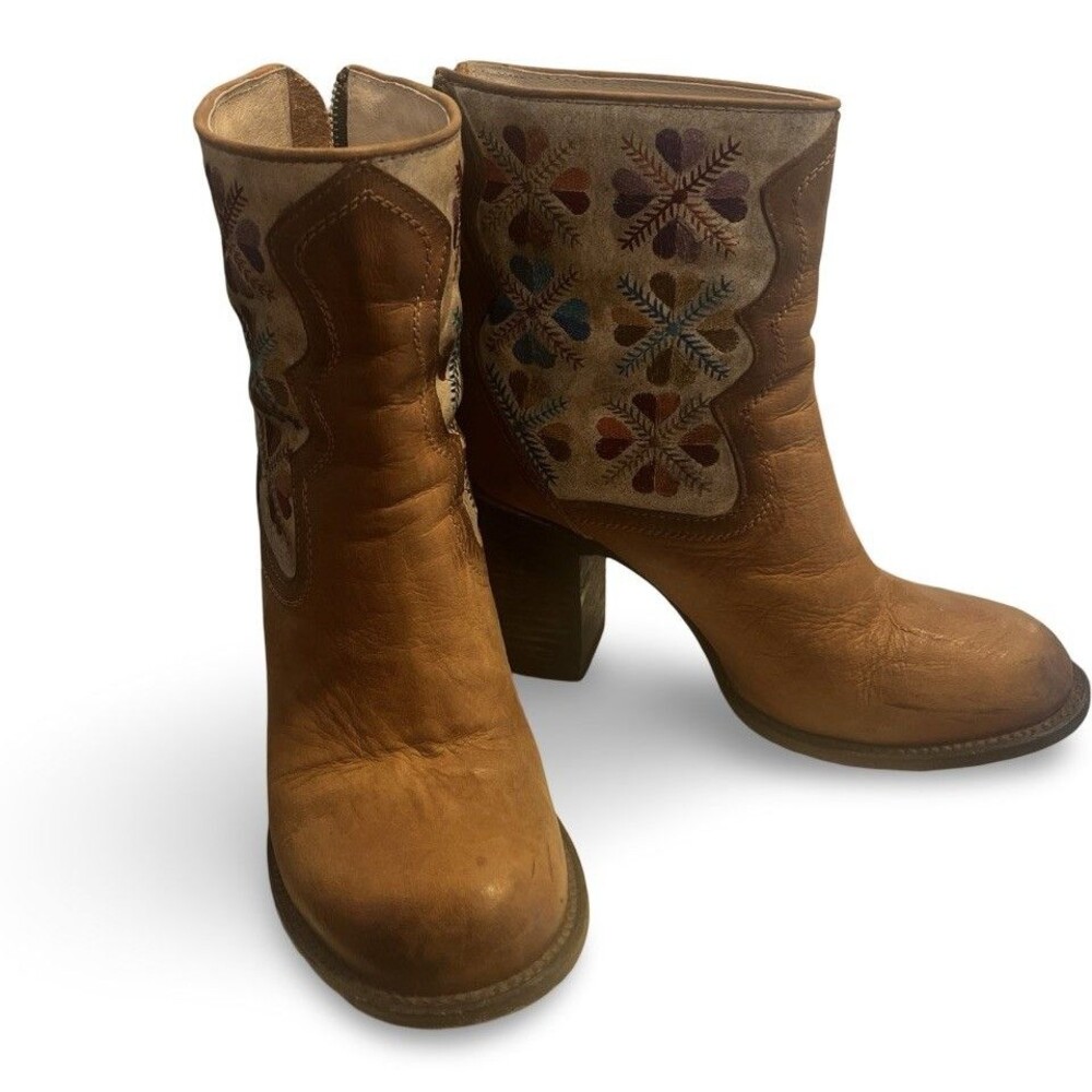Freebird Steven Disco Womens 9 Embroidered Heart Leather Ankle Boots